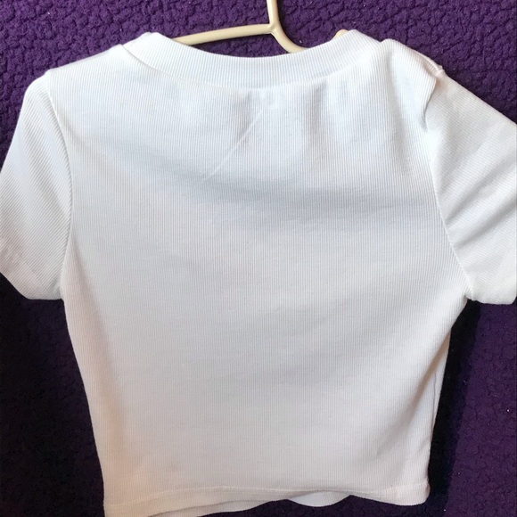 A Must have Plain White crop top - Picture 4 of 4